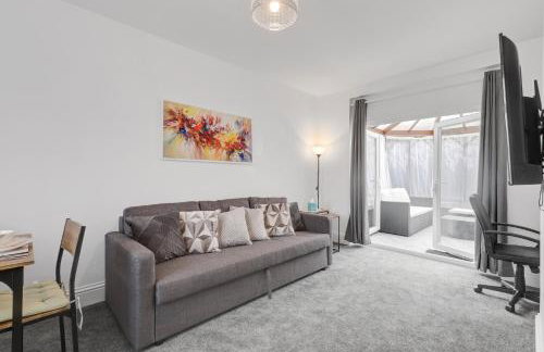 3 Bedroom House with Free Parking - Foto 20