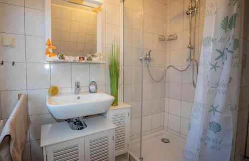 194 Fewo Dat LütjeHuus mit Dachterrasse im ersten Stock - Foto 10