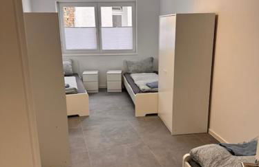 Moderne Wohnung für 4 Personen mit extra Schlafzimmer, Wohnzimmer & Balkon - Photo 1