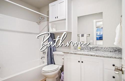 5BR Home Hot tub, fenced backyard #CO - Foto 43