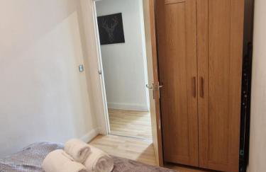 Birmingham City Centre Cosy 2 Double Bedroom Apartment Free Parking Workspace and close to O2 Arena - Photo 33