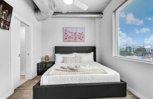 Chic 2BR Getaway Walk to Breweries and Art Walk - Photo 8