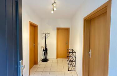 Unterkunft bei Lübeck - Zentral an der A1 - Parkplatz - Terrasse - Foto 9