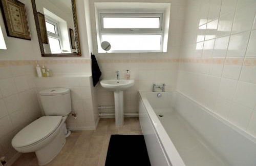 Cosy house, a train spotter's delight! - Foto 12