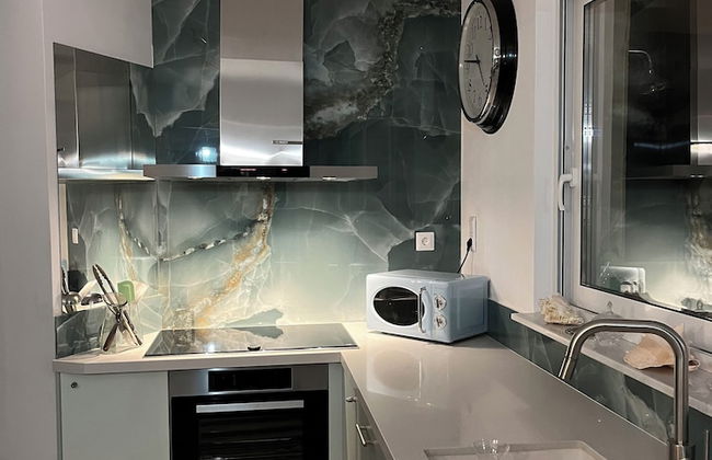 Luxurious 2-bed Seaside Apartment in Saronida - Foto 10