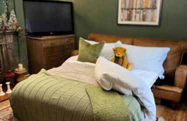 6 Luxury home near family park Pet friendly - Photo 13