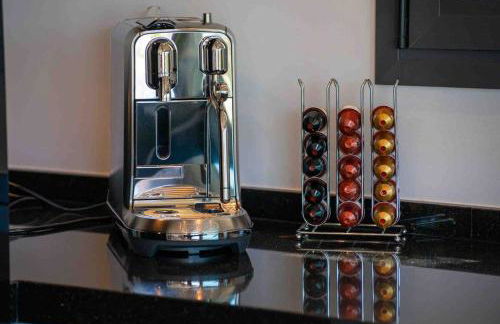 Idyllic 6 bed villa stunning sea view salt pool - Foto 27