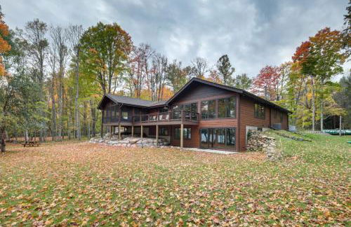 Impressive Presque Isle Lake House with Water Access - Foto 30