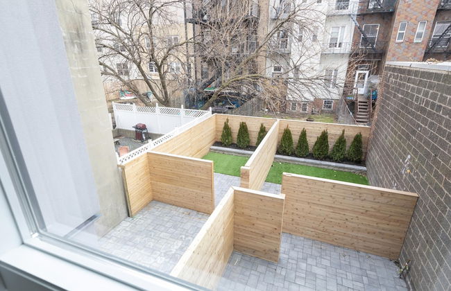 Lavish 3BR Retreat w Private Rooftop Deck Near NYC - Foto 13