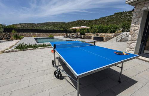 Villa Bosilen with private pool, near Trogir, Split airport, quiet area, family villa - Photo 18