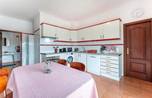 Peaceful 1 BDR Apartment W/ Balcony by LovelyStay - Foto 8