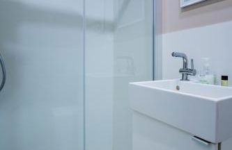 Exclusive quietness in the heart of Madrid with Public Parking, Breakfast, 2 bathrooms - Photo 65