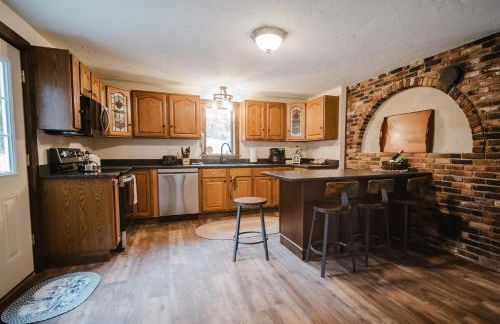 13 Beds, 17 Guests with Hot tub only 15Mins to Sunday River - Foto 30