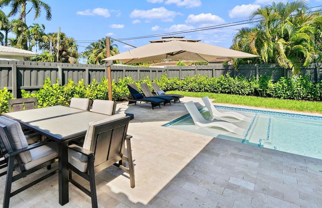 Stunning Poolside Luxury Retreat - Foto 26