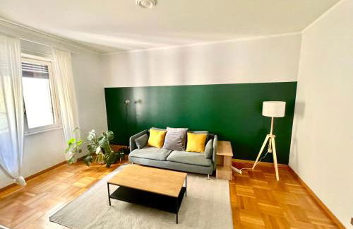 Downtown Milan Chic Apartment - Quiet Retreat with Free WIFI & Air Conditioning - Photo 6