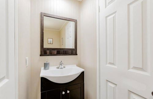 15mins to Downtown- Adorable on Taylor Both Units - Photo 17