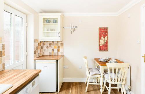 Harborne Queen Elizabeth hospital home - Photo 2