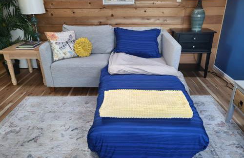 2nd story 1 bed apt #3 with kitchenette and a sweeping view of Birch Bay - Foto 22