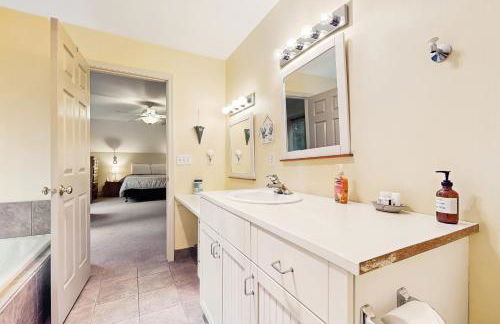 Goss Lake Getaway - Photo 15