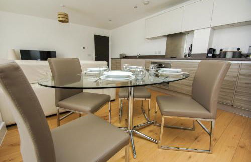 Orion Marina Sea View - Parking - by Brighton Holiday Lets - Foto 30