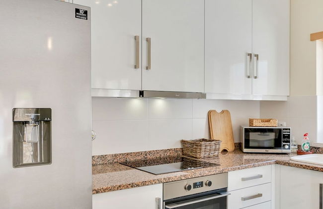 Modern Holiday Home in Lisbon With Private Pool & Jacuzzi! Ncasa Aurélie - Foto 8