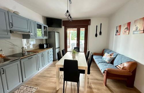 Appartamento Da Deki con ampio terrazzo vista Monte Grappa - Foto 8