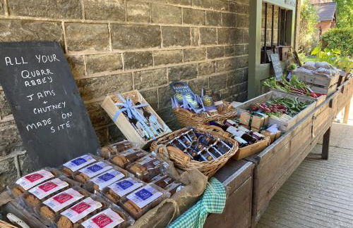 The Old Abbey Farmhouse - Stay at Quarr Abbey Monastery - Pet-Friendly Farmhouse with History & Countryside Views, surrounded by woodland & nature - Photo 50