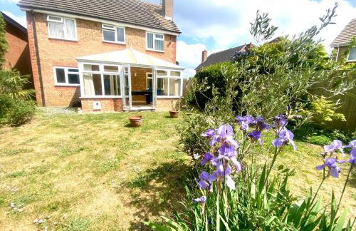 ELY House with FREE private parking - Photo 2