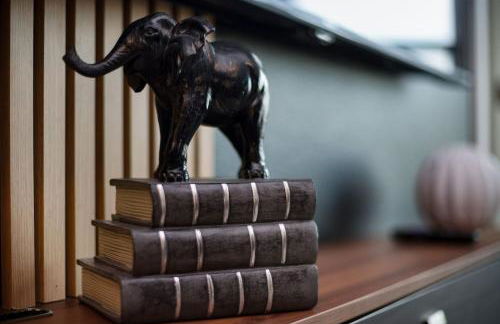 1BR Escape w Pool&Parking, Near Rvrwlk & Conv Ctr - Foto 16