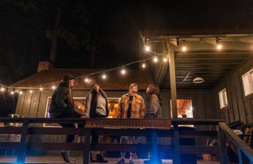 BunkHouse 1960's Camp Vibe with Timeless Wet Bar - Foto 21