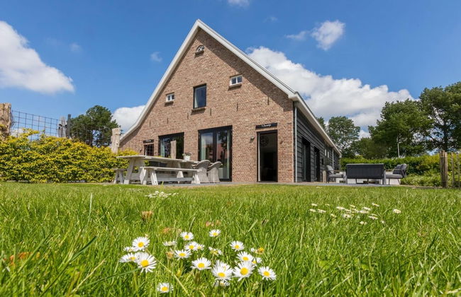 Family Home in Zeeland Near Oranjezon Beach - Photo 16