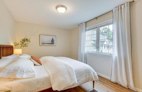 Walk to Shops and Dining Glen Cove Apt with Yard! - Photo 12