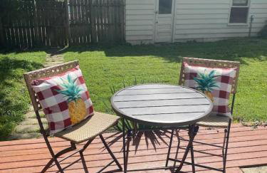 Main Street Oasis Pool and Hot Tub Sleeps 8 - Foto 24