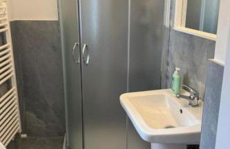 San Miniato 2-Bed Villa Sleeps 6 with Parking - Foto 8