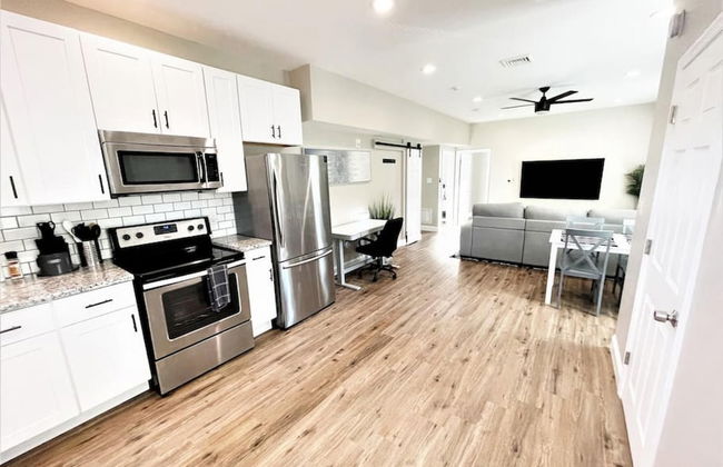 The Loft at Park Place - 3rd Floor Walk up King and Queen Beds Fast Wifi and Free Coffee - Foto 12