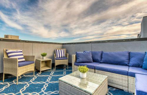 Walk to Empower Field Townhome with Hot Tub! - Foto 41