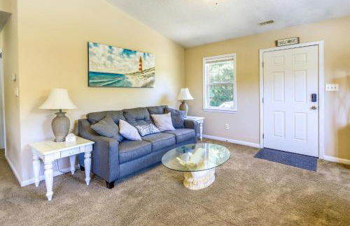 Charming Emerald Isle Escape Less Than 1 Mi to Beach! - Foto 1