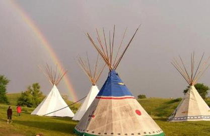 Authentic Lakota Tipi for Glamping in South Dakota - Foto 2
