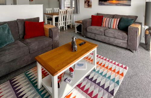 Rolo's Lakeside Lodge With Hot Tub & Hi-Speed Wifi - Foto 8