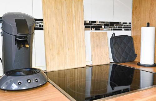 COSY-Apartment - Glazed Balkony & Carport, 70m2 - Foto 21