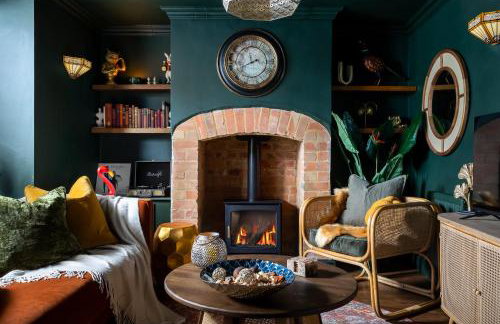 Chipping Campden Shabby Chic on Famous High Street - Photo 1