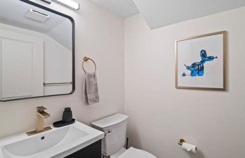 Cleveland Escape - Hot Tub - Karaoke Machine - Sleeps 12 - Foto 17