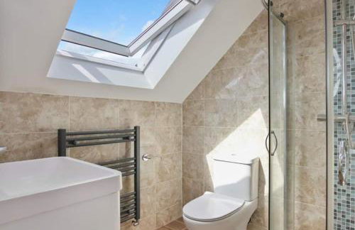 Stylish 1BR Apartment Wembley Stadium Sleeps 4 - Foto 4