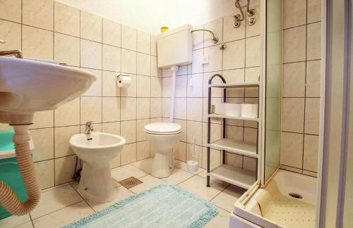 Cottage in Lovinac Near Paklenica Park - Foto 10