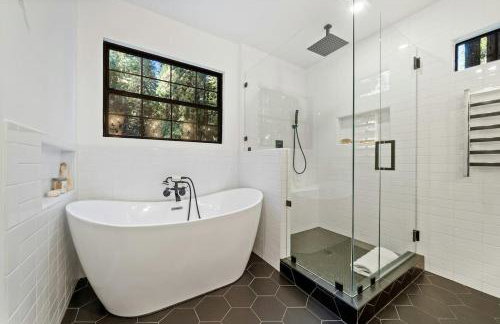 Relaxing Home Among The Redwoods - Dog-Friendly - Photo 15