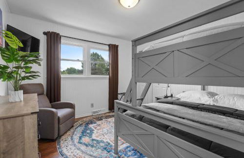 Family Escape with Yard, Fire Pit and EV Charger - Foto 31