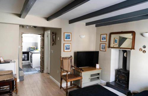 Smugglers Cottage in Penryn Nr Falmouth - Photo 10