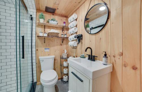 Lakefront Kalkaska Cottage with Fire Pit! - Foto 19