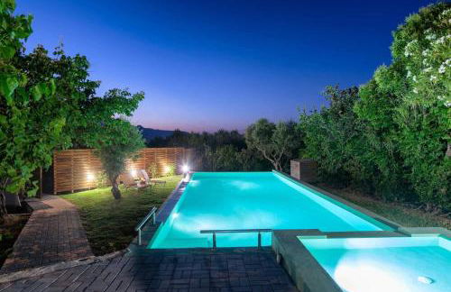 Majestic Villa - Photo 2