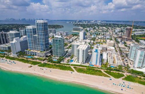 New Mid Miami Beach apt free parking and beach access - Foto 6